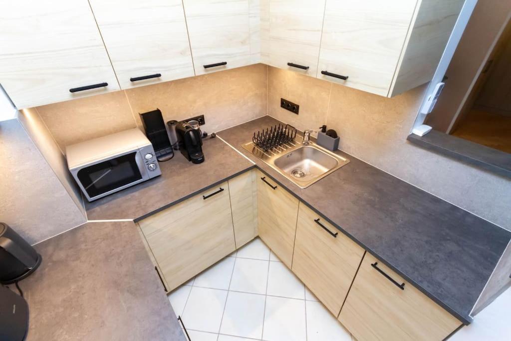 شقة Gozsdu White Raven 3 - Terrace And Free Underground Parking بودابست المظهر الخارجي الصورة
