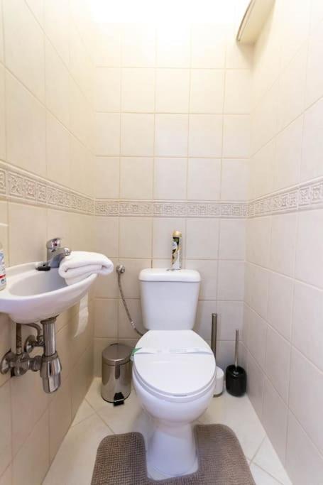 شقة Gozsdu White Raven 3 - Terrace And Free Underground Parking بودابست المظهر الخارجي الصورة
