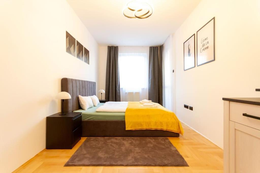 شقة Gozsdu White Raven 3 - Terrace And Free Underground Parking بودابست المظهر الخارجي الصورة