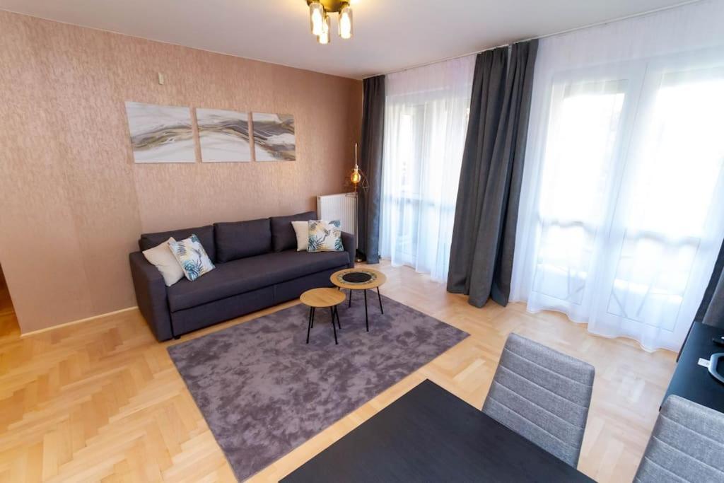 شقة Gozsdu White Raven 3 - Terrace And Free Underground Parking بودابست المظهر الخارجي الصورة