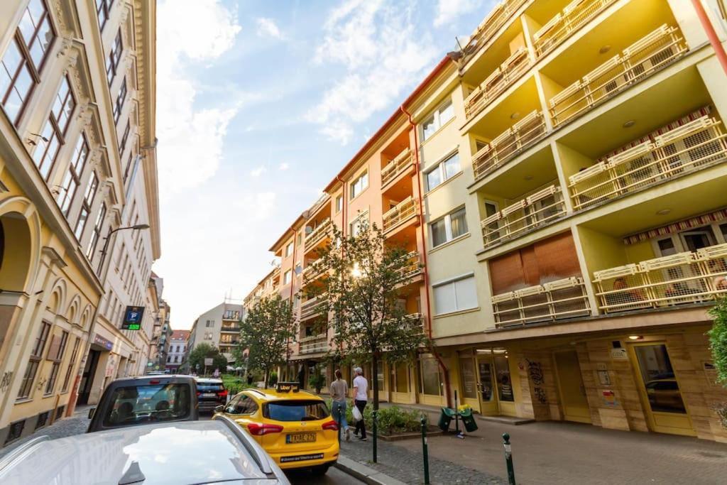 شقة Gozsdu White Raven 3 - Terrace And Free Underground Parking بودابست المظهر الخارجي الصورة